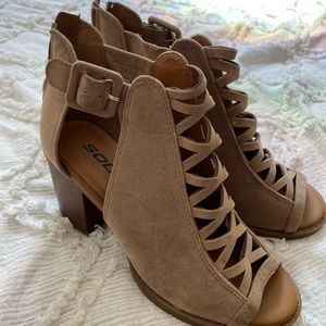 Open toed heals